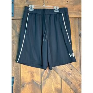 Under Armour men’s medium black gym shorts